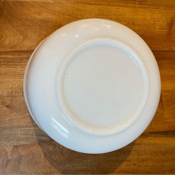 Vintage White Pyrex Hamilton Beach 8.5" Rim Ribbed Milk Glass Mixing Bowl #13 - Picture 5 of 5